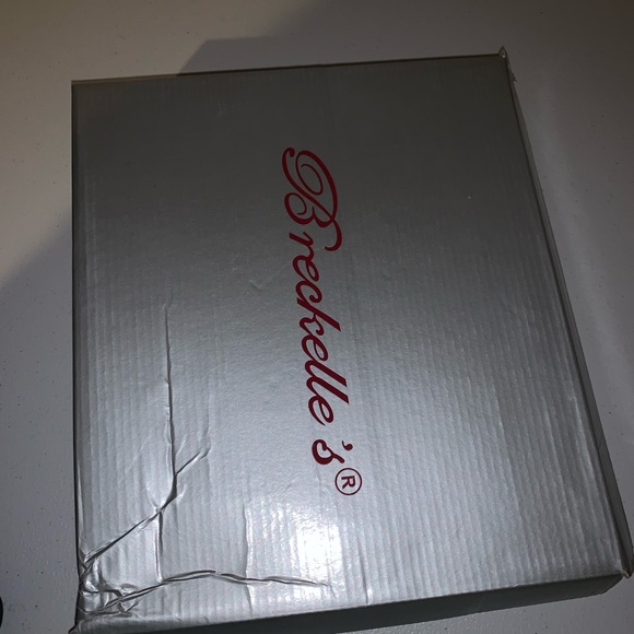 $3 IF BUNDLED Breckelle’s black faux suede booties w/fringe - Picture 5 of 5